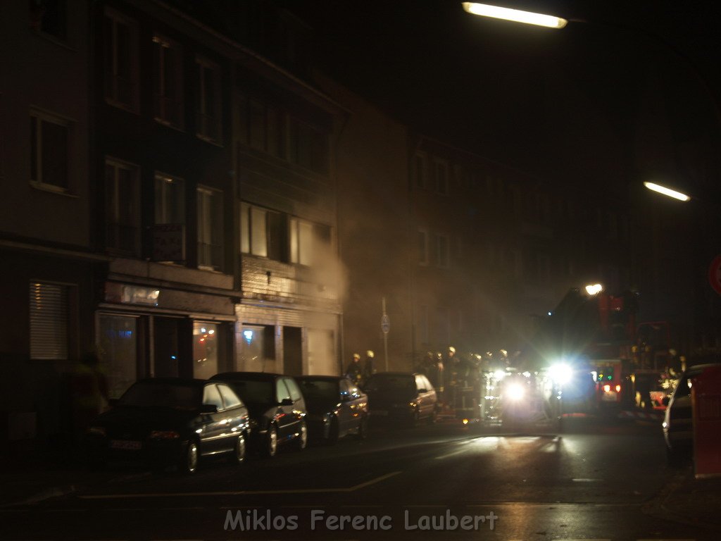 Brand mit Menschenrettung Koeln Vingst Homarstr 3     P021.JPG